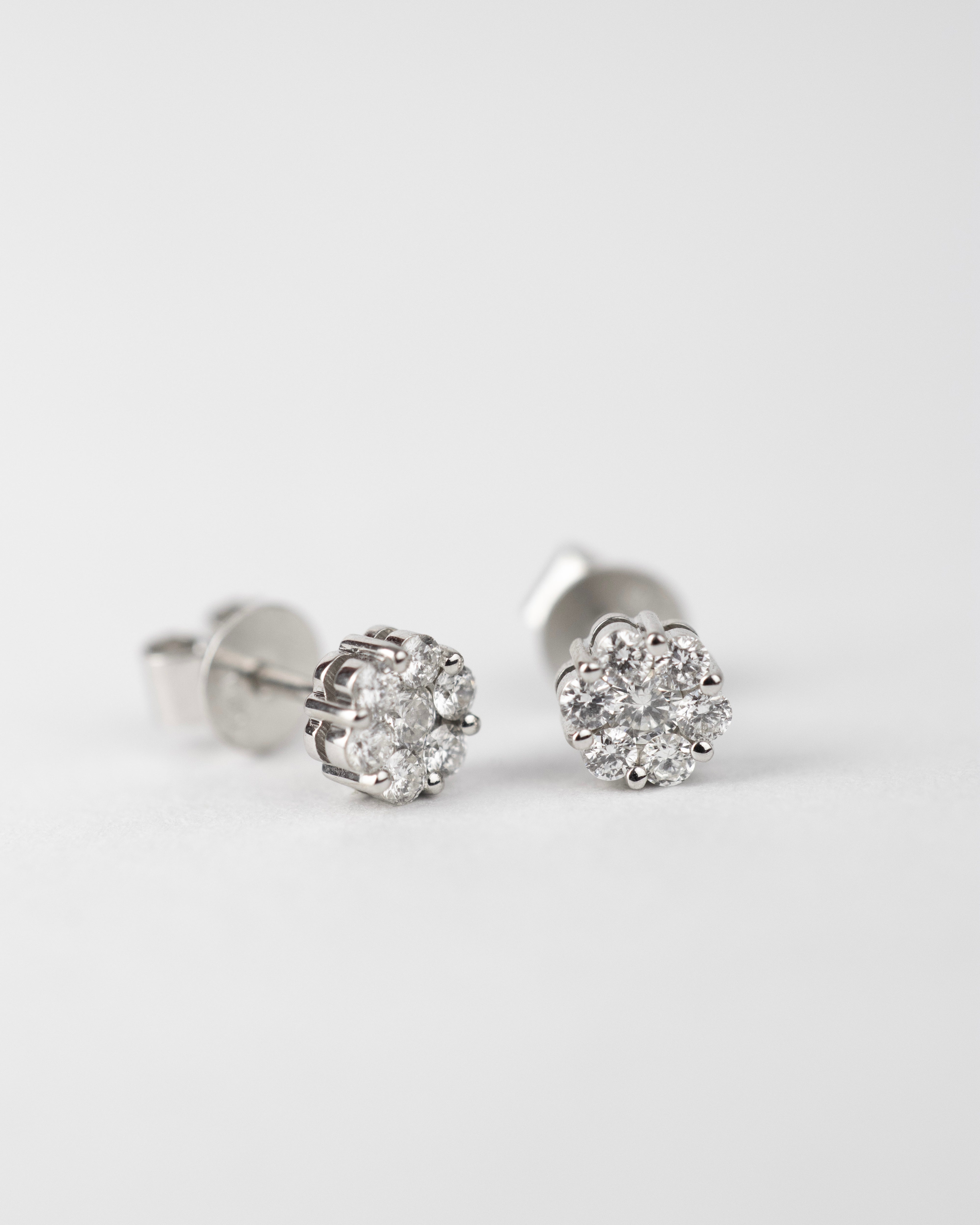 Topos flor de diamante / 14 Diamantes / Oro Blanco 18 K