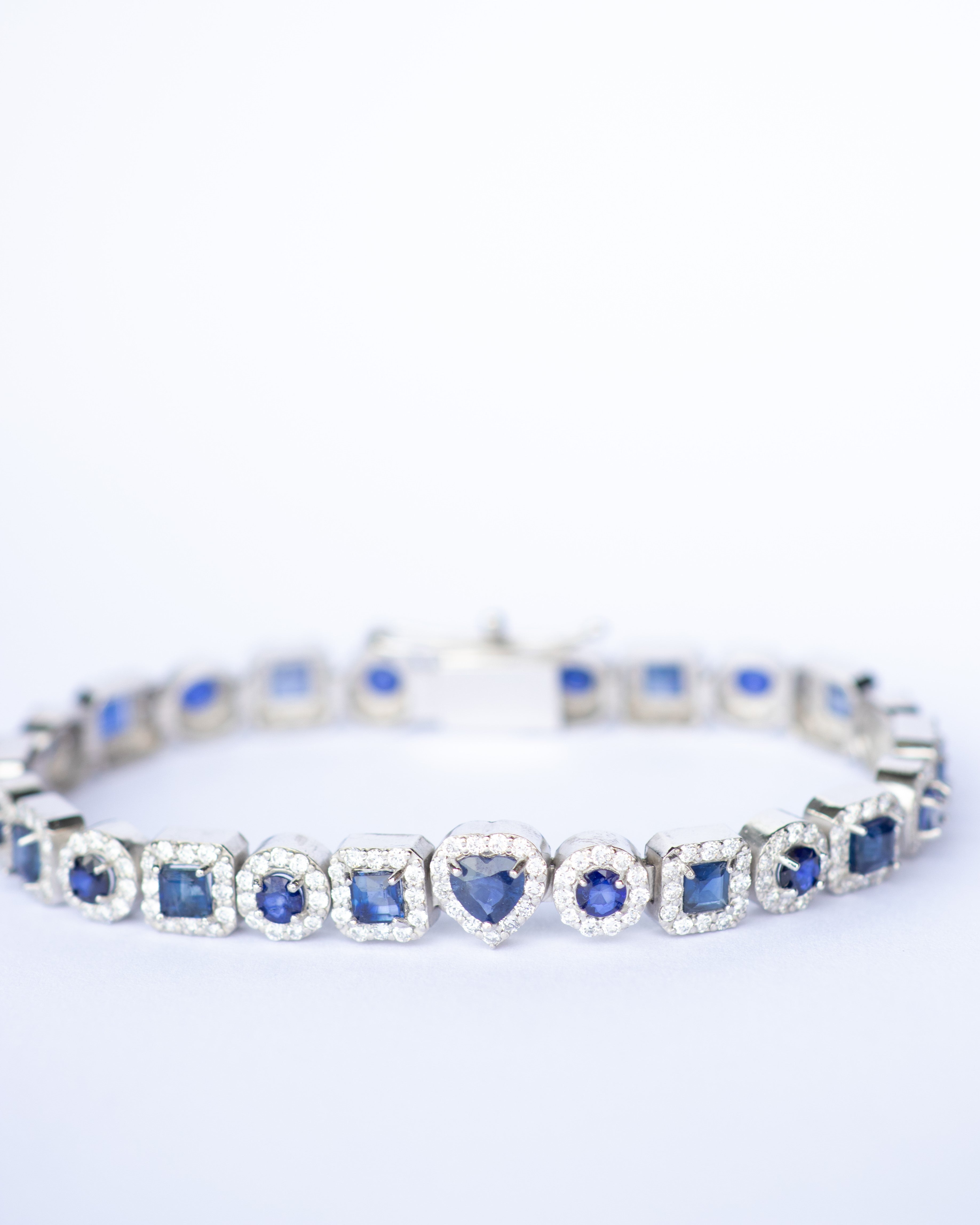 Tennis de zafiros & Diamantes / 25 Zafiros / 289 Diamantes / Oro Blanco 18 K