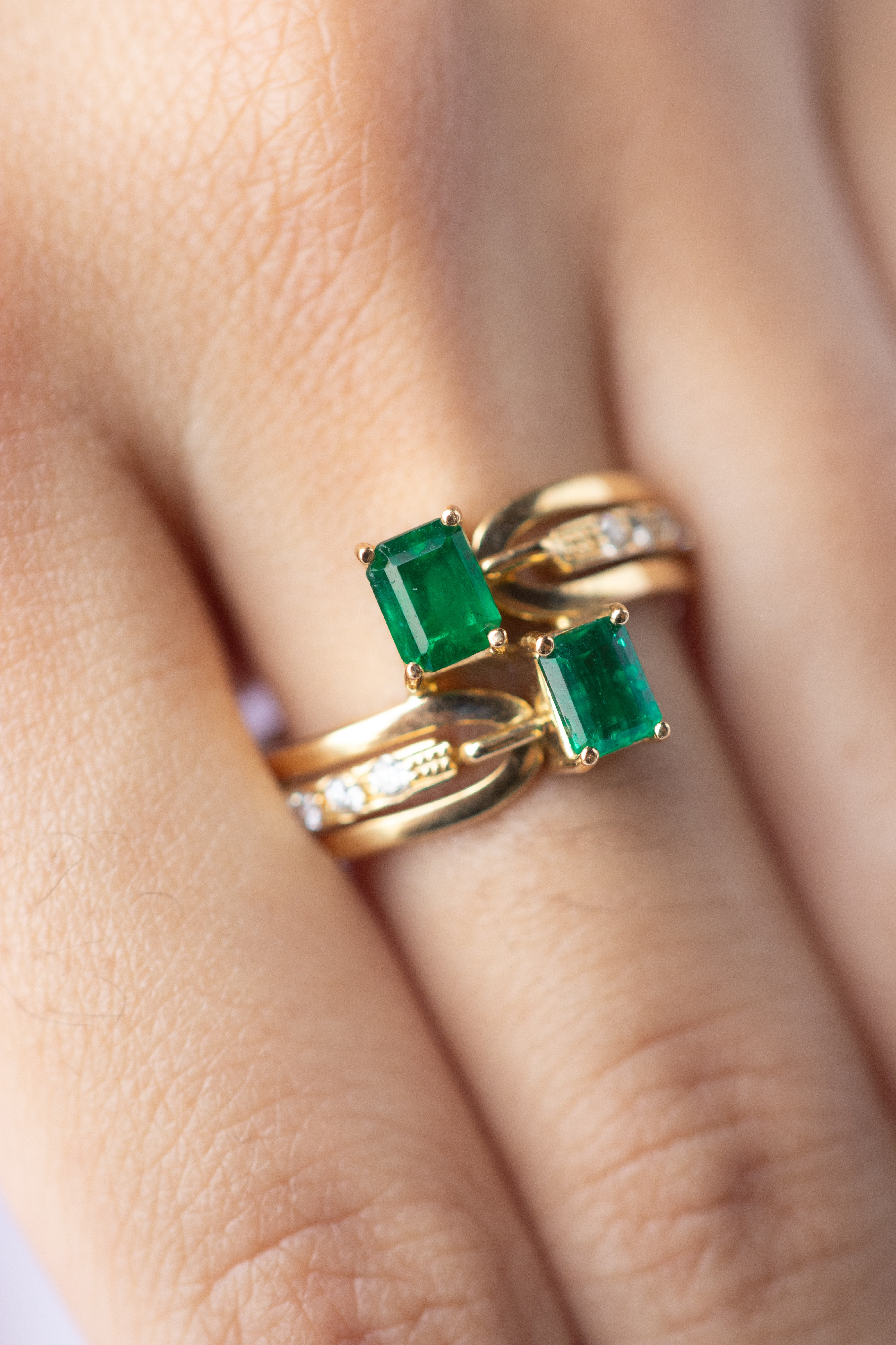 Anillo espejo de esmeralda / TALLA 7 / 2 Esmeraldas / 25 Diamantes / Oro 18 K