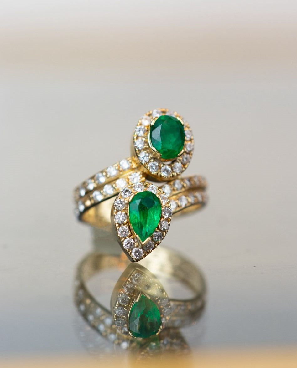 Anillo lagrima de esmeralda & diamantes / TALLA 7 - 8 / 2 Esmeralda / 80 Diamantes / Oro 18 K