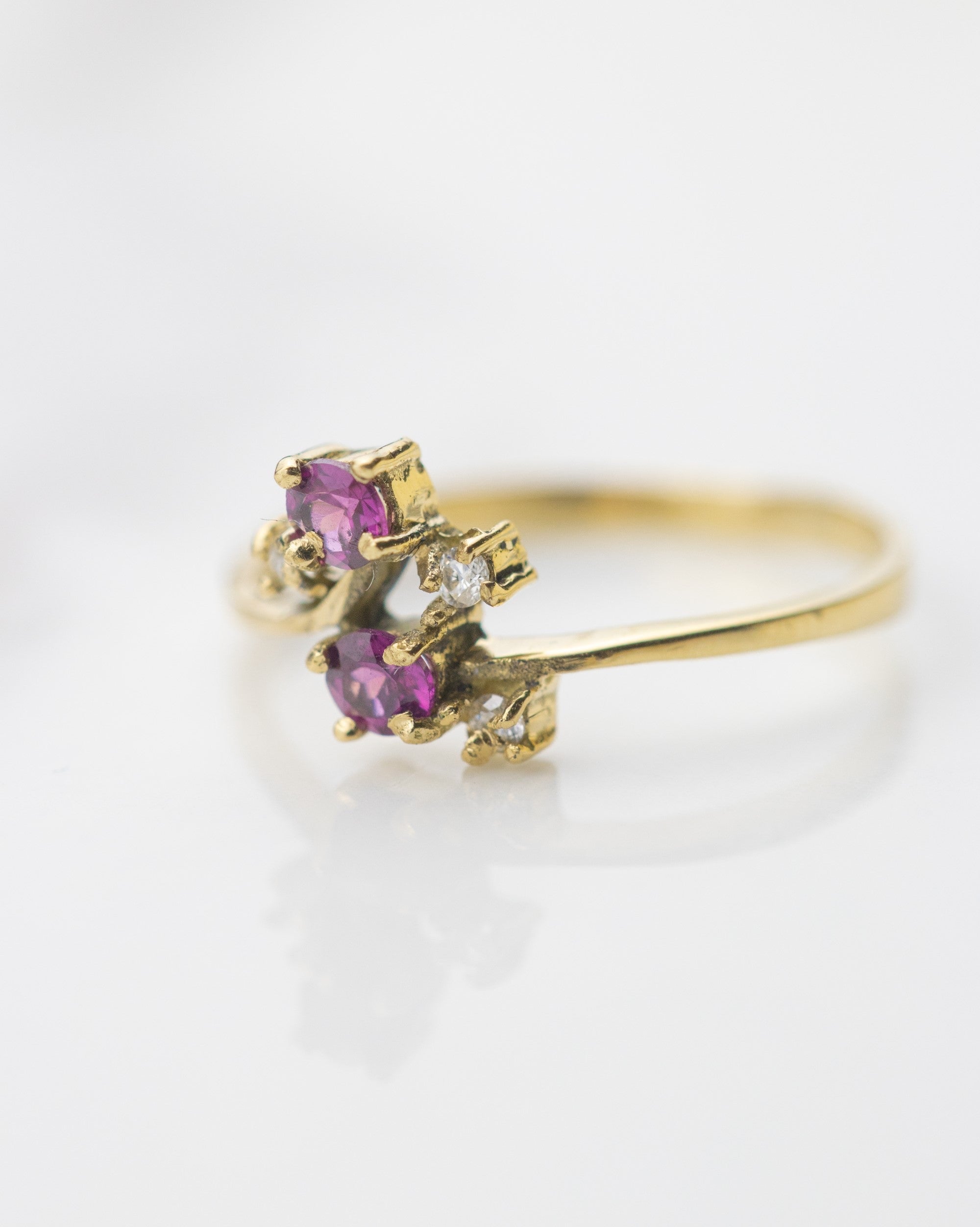 Anillo rodolita y moissanita  / TALLA 6 / 2 Rodolitas / 3 Moissanitas / Oro 18 K