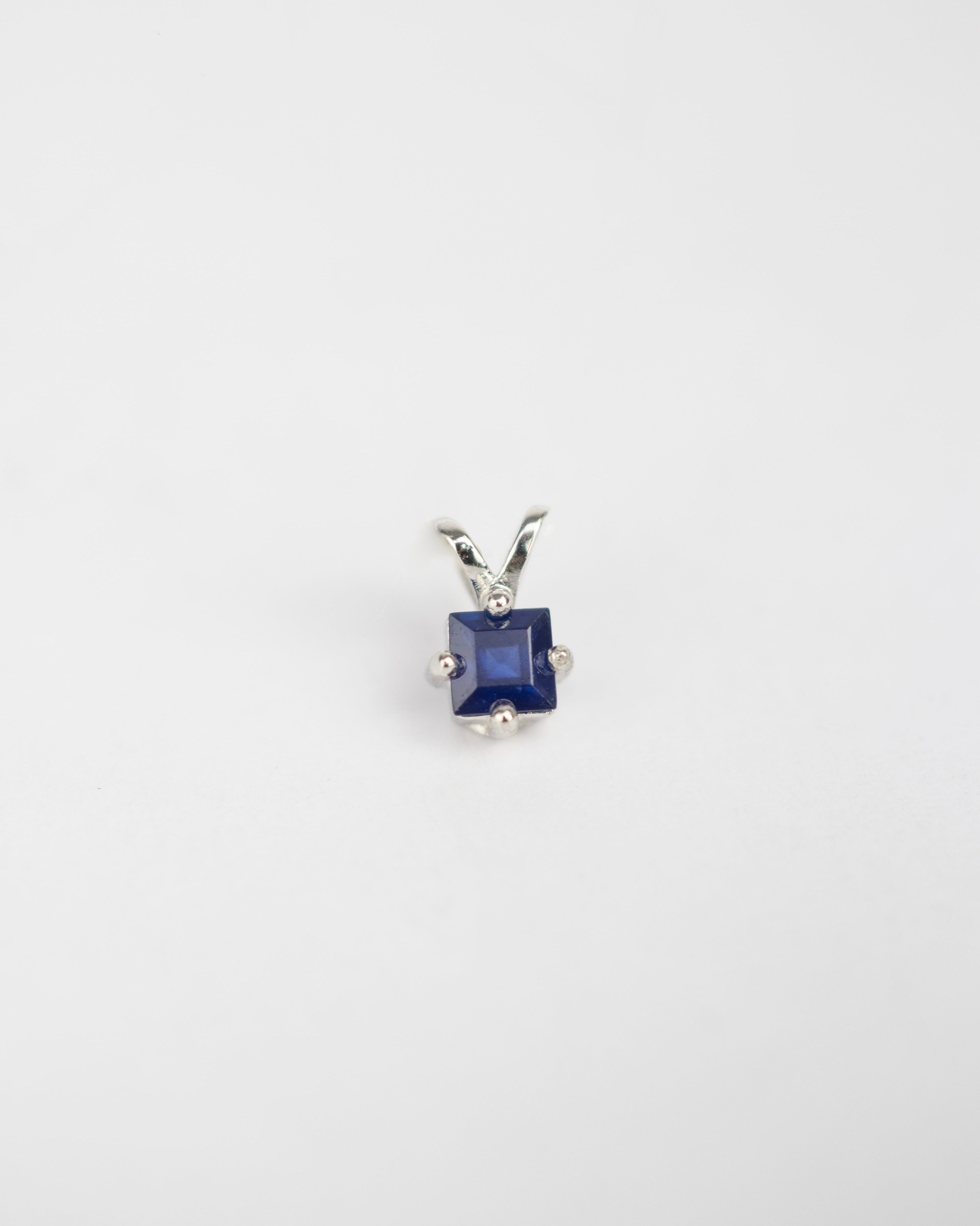 Dije Zafiro / 1 Zafiro / Oro Blanco 18 K