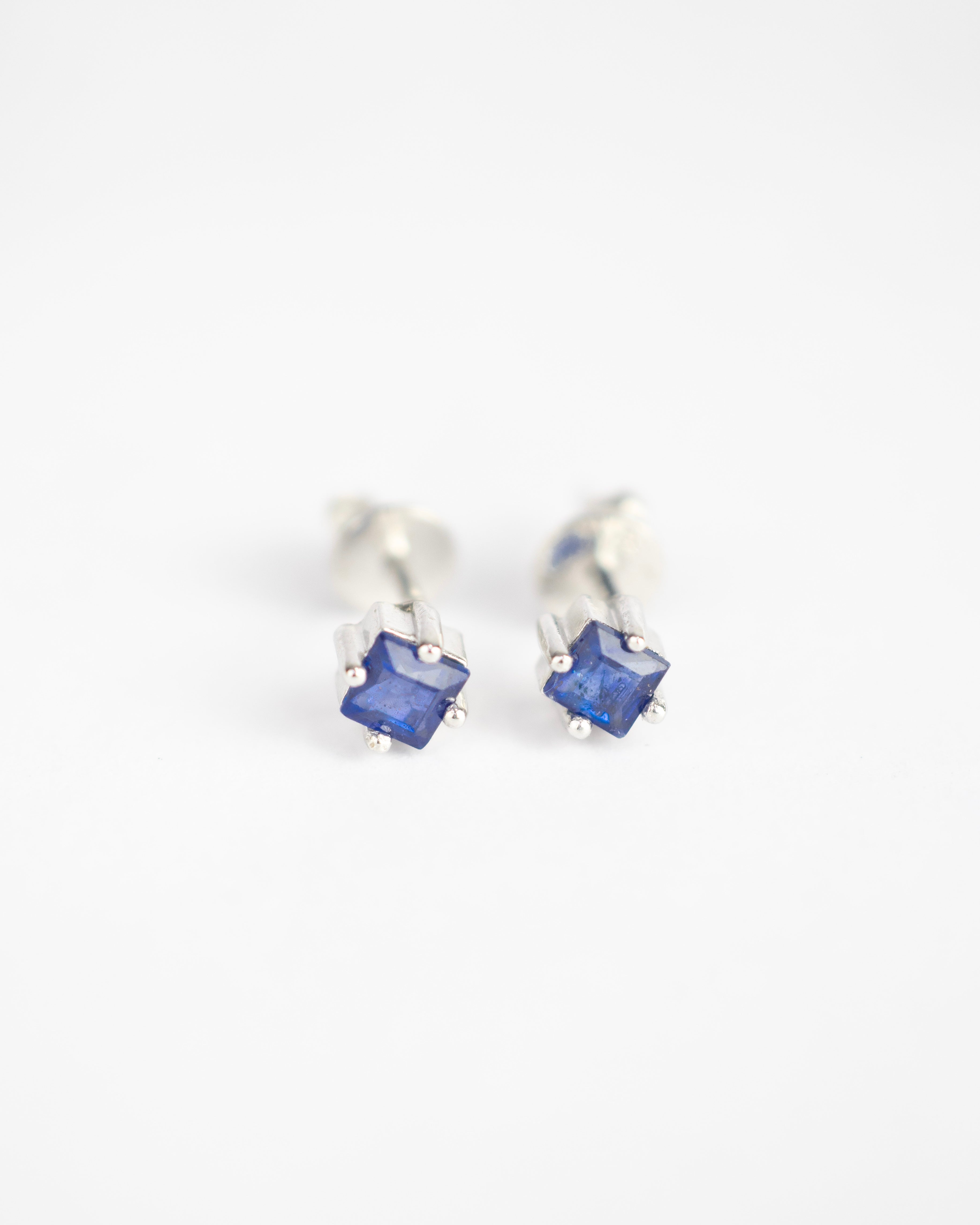 Topos de zafiro / 2 Zafiros / Oro 18 K