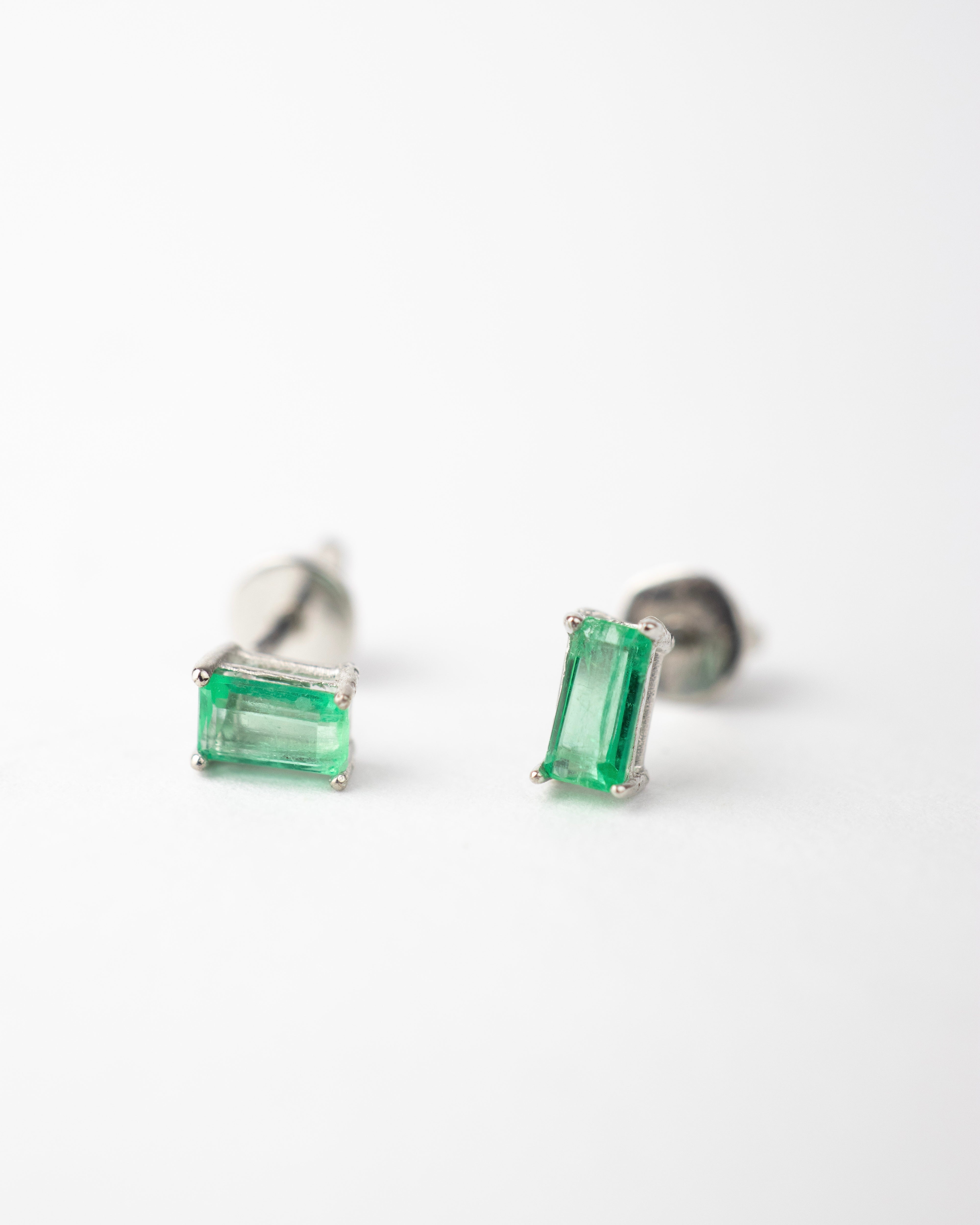 Topos de esmeralda / 2 Esmeraldas / Oro Blanco 18 K