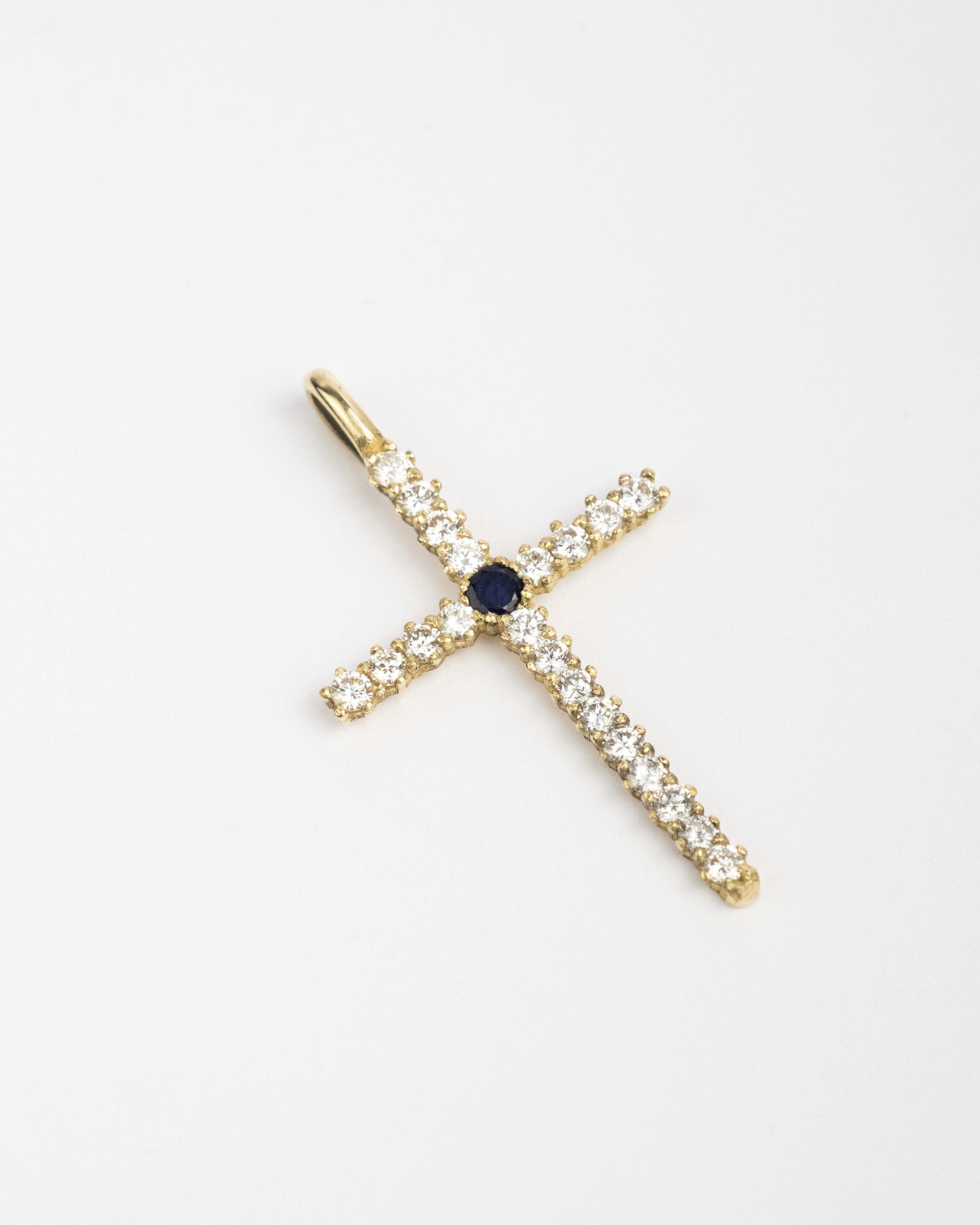 Dije cruz de diamantes & zafiro / 21 Diamantes / 1 Zafiro / Oro 18 K