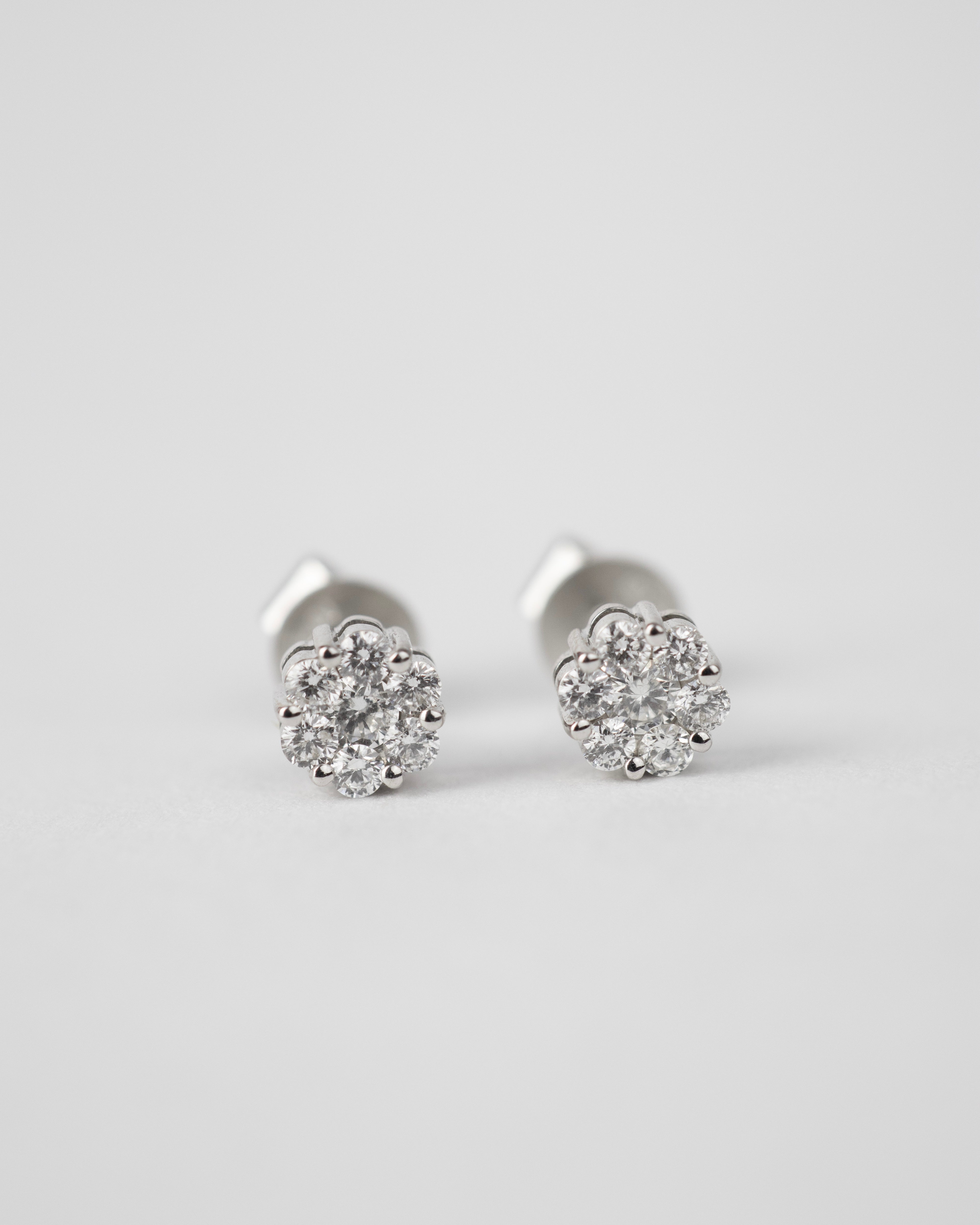 Topos flor de diamante / 14 Diamantes / Oro Blanco 18 K