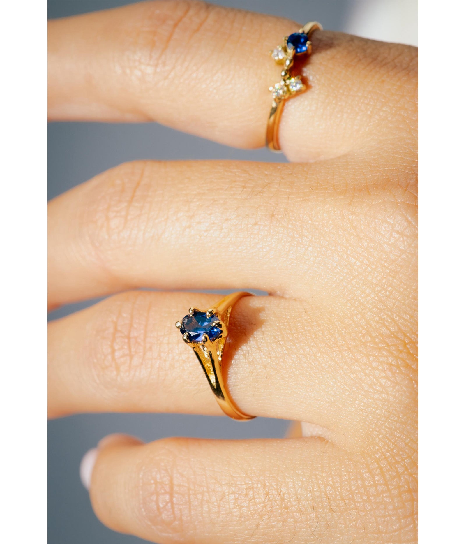 Anillo con espinel azul / TALLA 5 - 6 / 1 Espinel / Oro 18 K