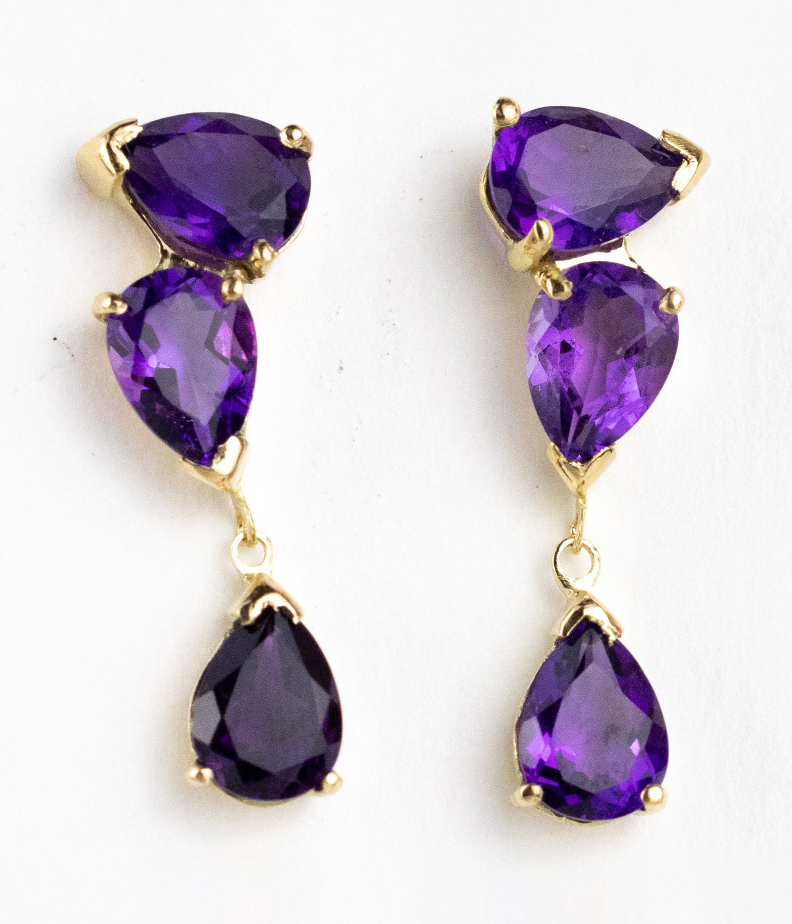 Aretes de amatistas 4.73gr/ 6 amatistas de Brasil / Oro 18 K