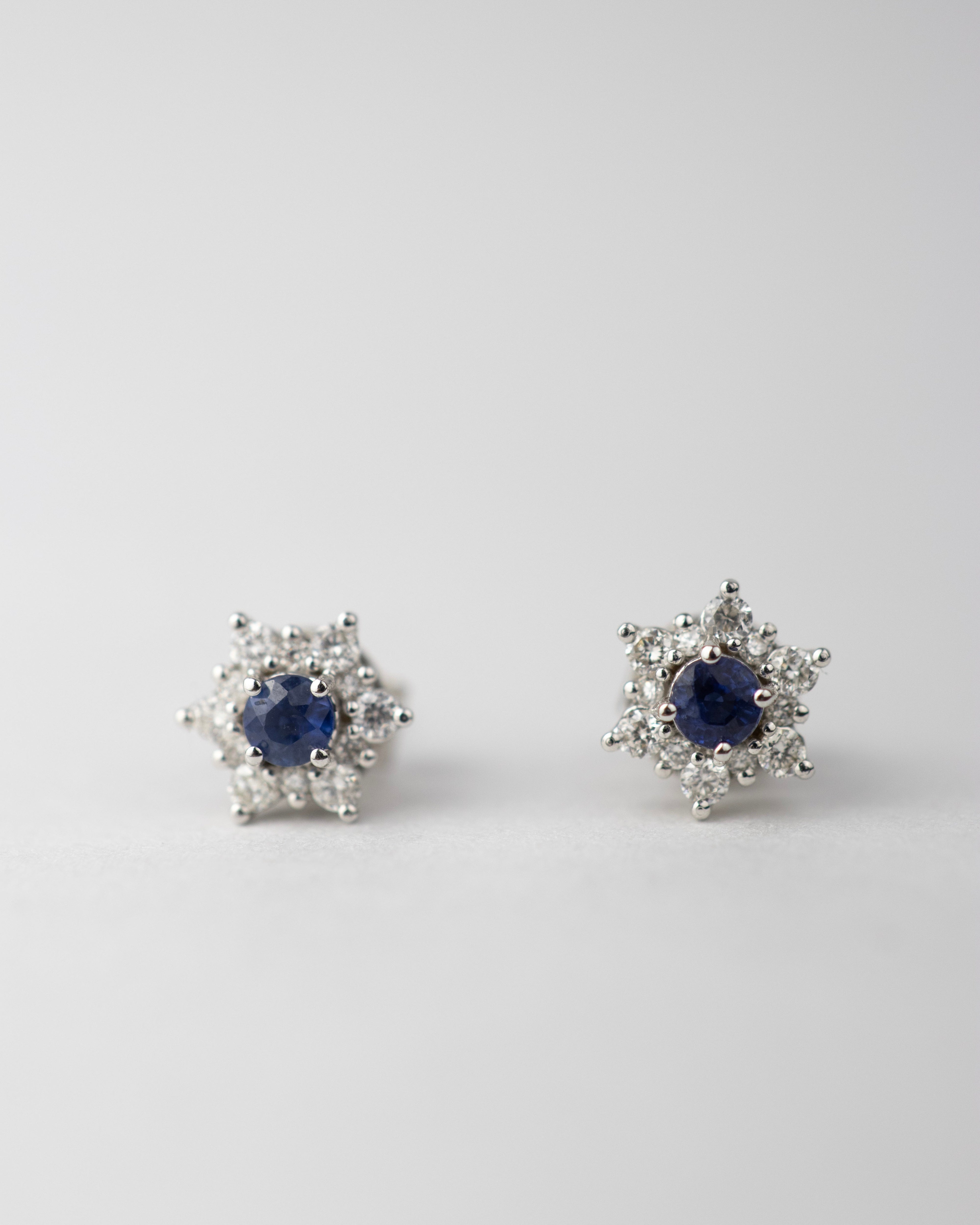 Tipos estrella de zafiro & diamantes / 2 Zafiros / 24 Diamantes / Oro Blanco 18 K