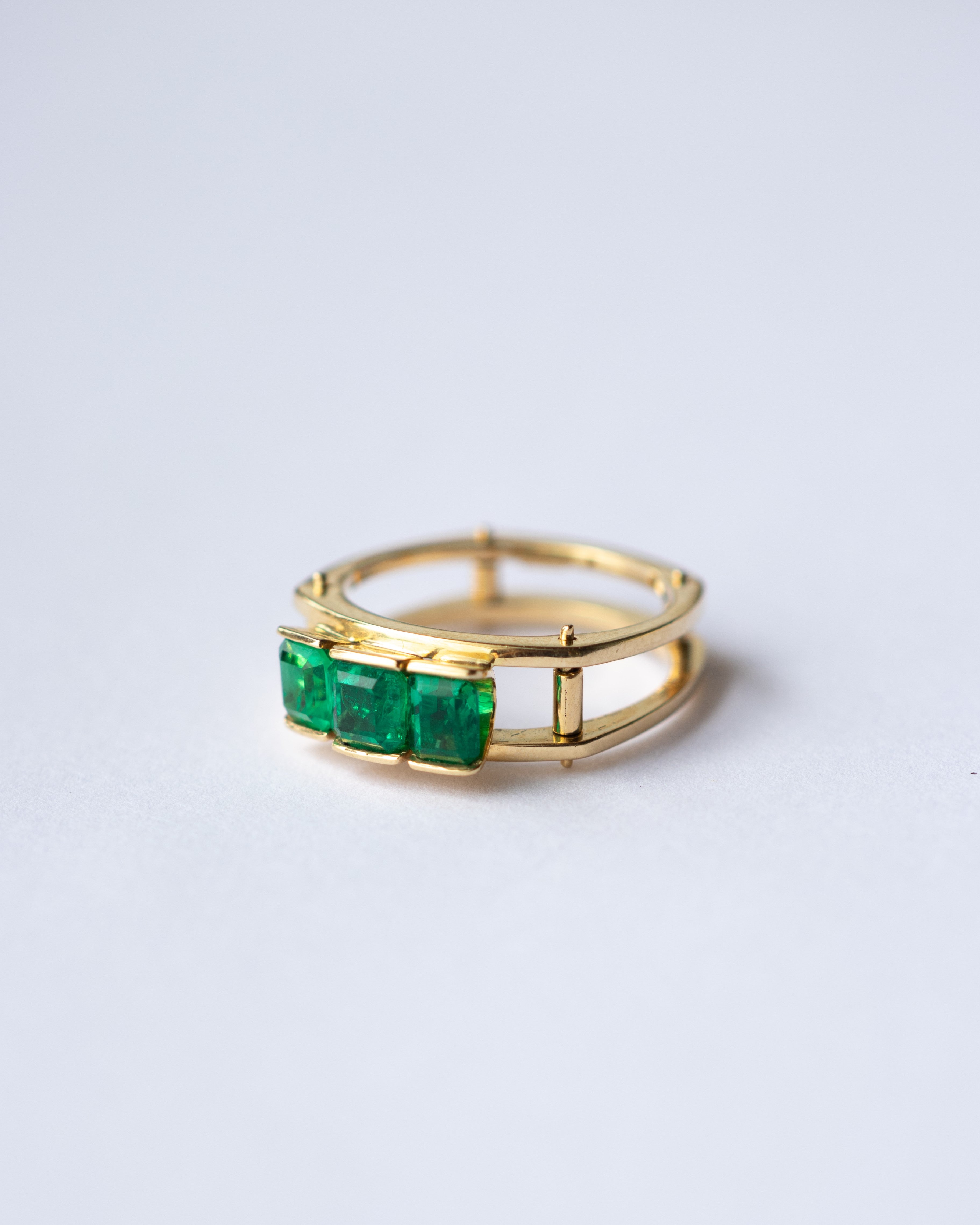 Anillo trio de esmeralda  / TALLA 7 / 3 Esmeraldas / Oro 18 K