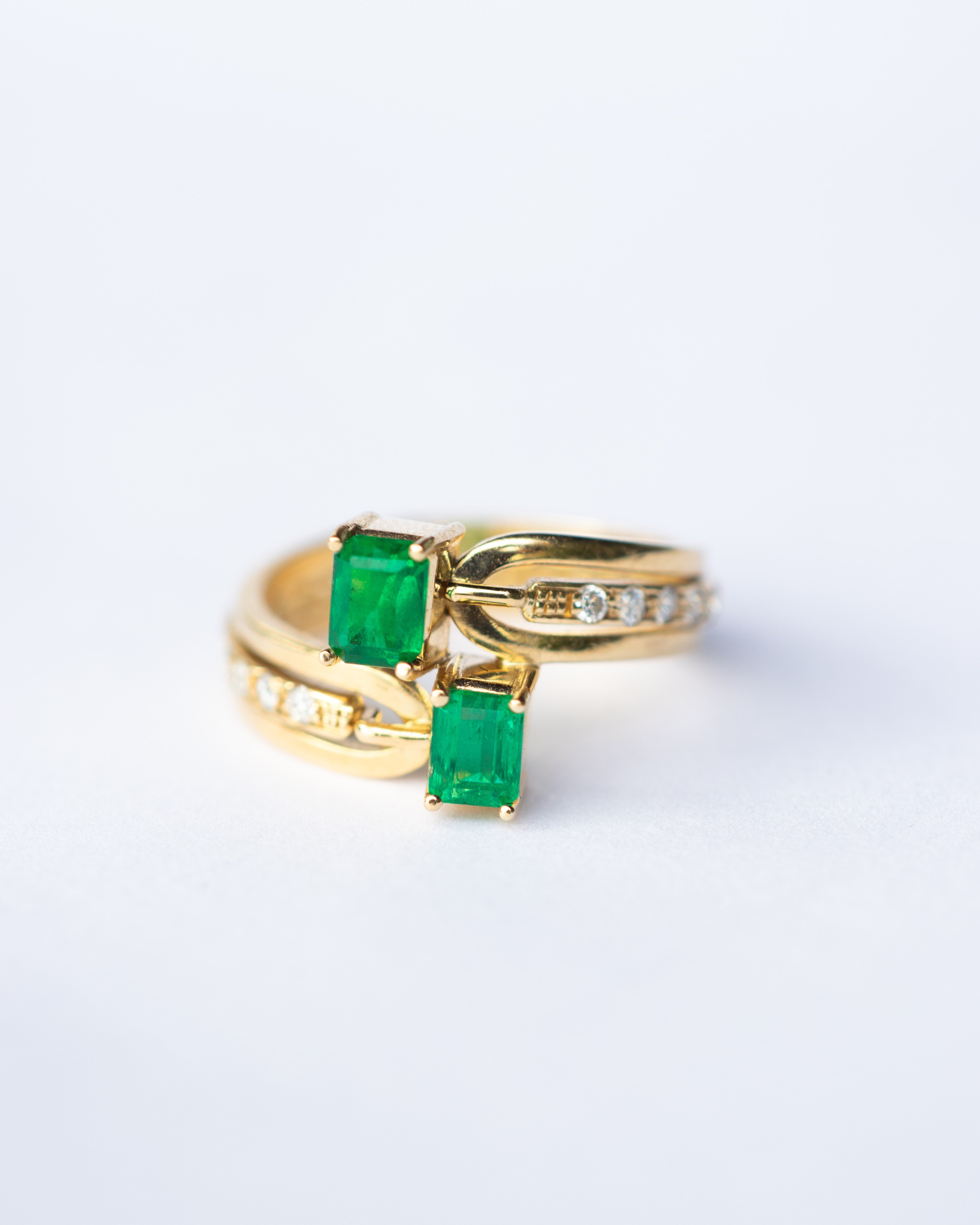 Anillo espejo de esmeralda / TALLA 7 / 2 Esmeraldas / 25 Diamantes / Oro 18 K