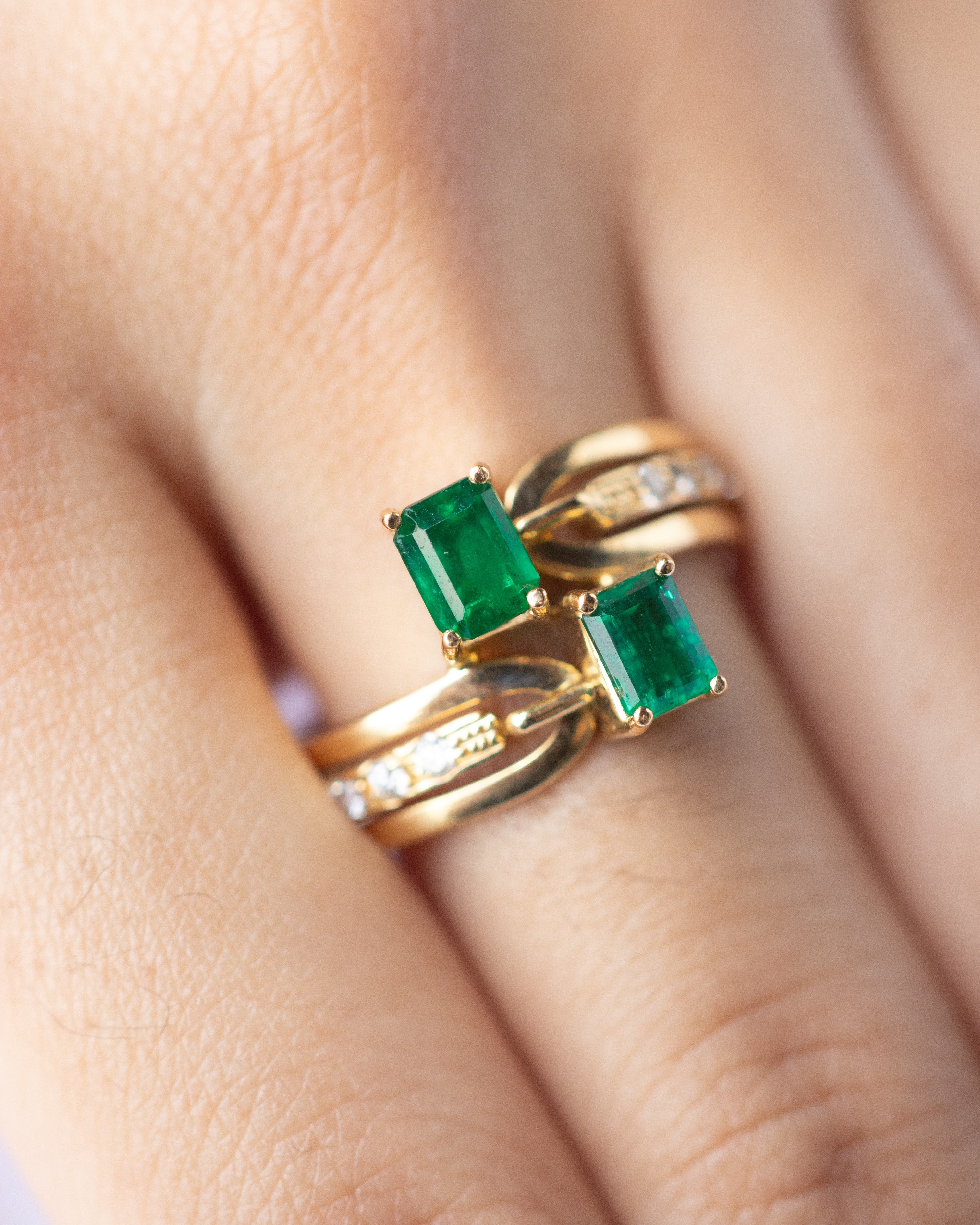 Anillo espejo de esmeralda / TALLA 7 / 2 Esmeraldas / 25 Diamantes / Oro 18 K