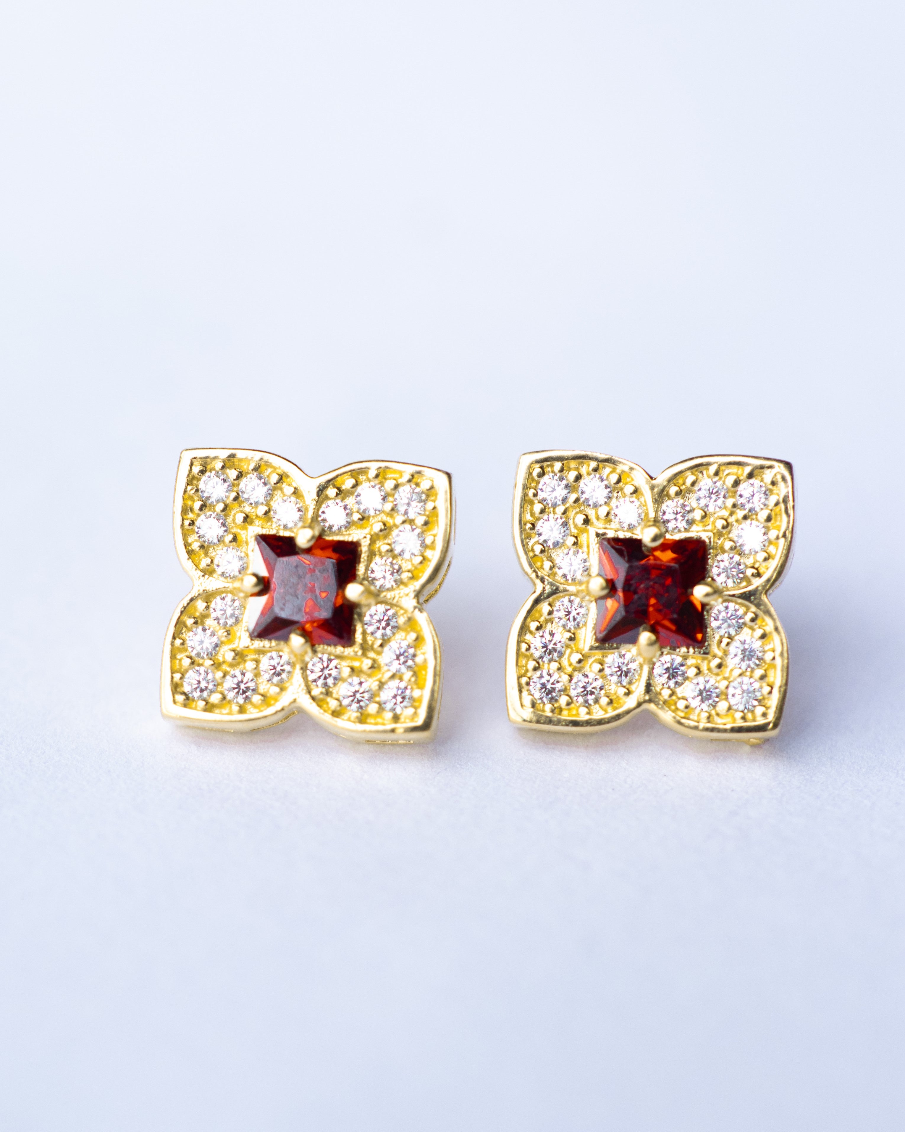 Topos Roberto Coin / Circones / Oro 18 K