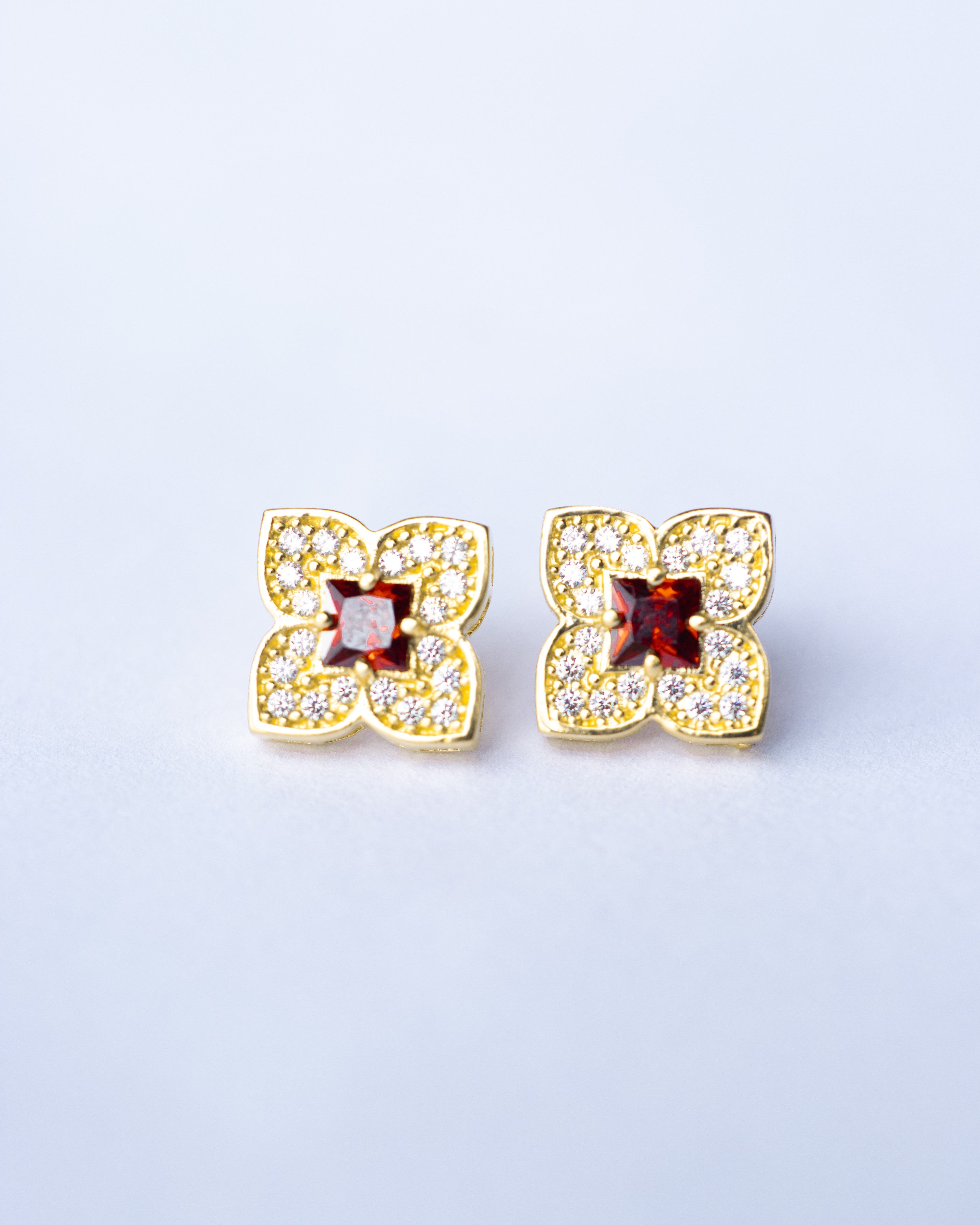 Topos Roberto Coin / Circones / Oro 18 K
