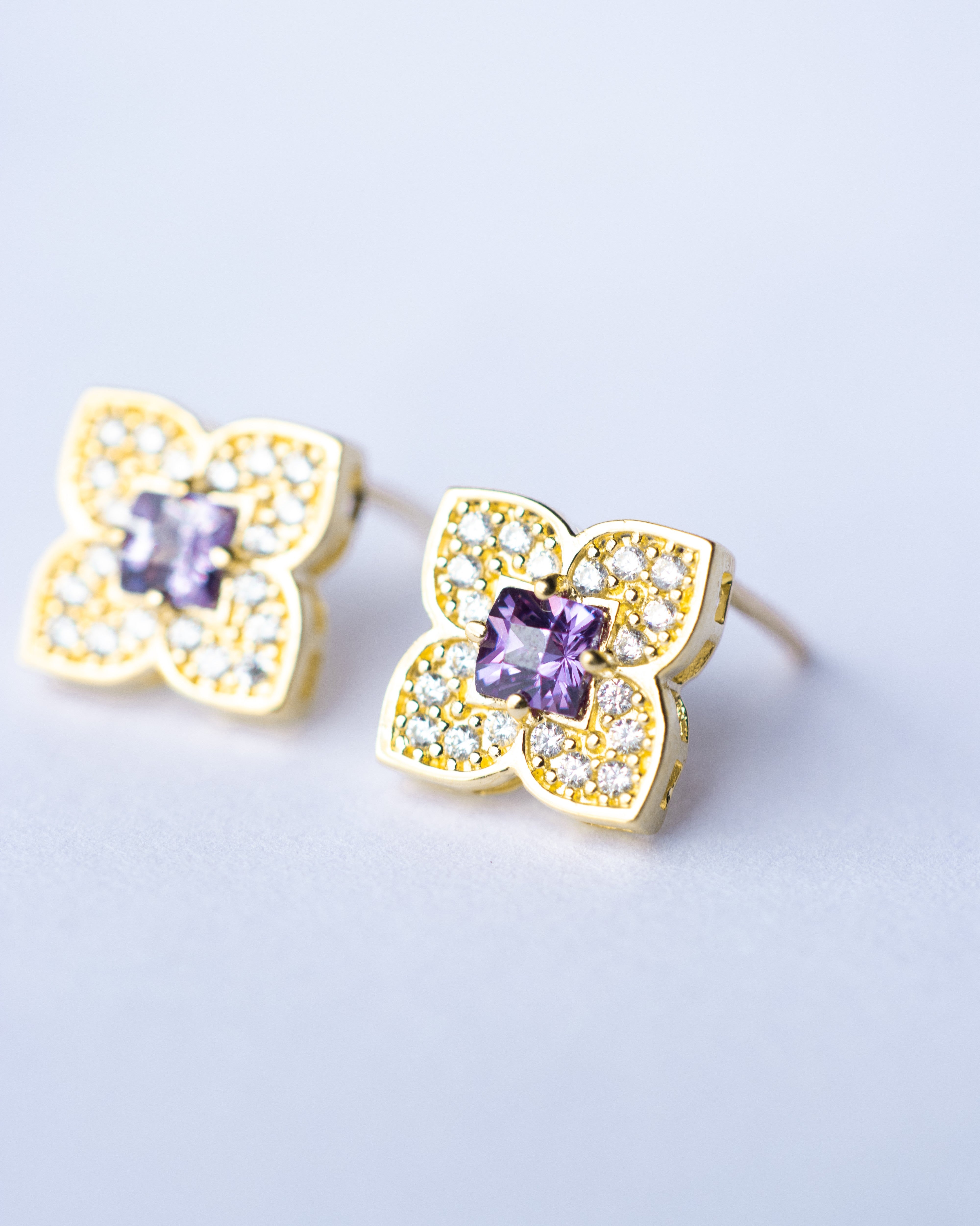 Topos Roberto Coin / Circones / Oro 18 K