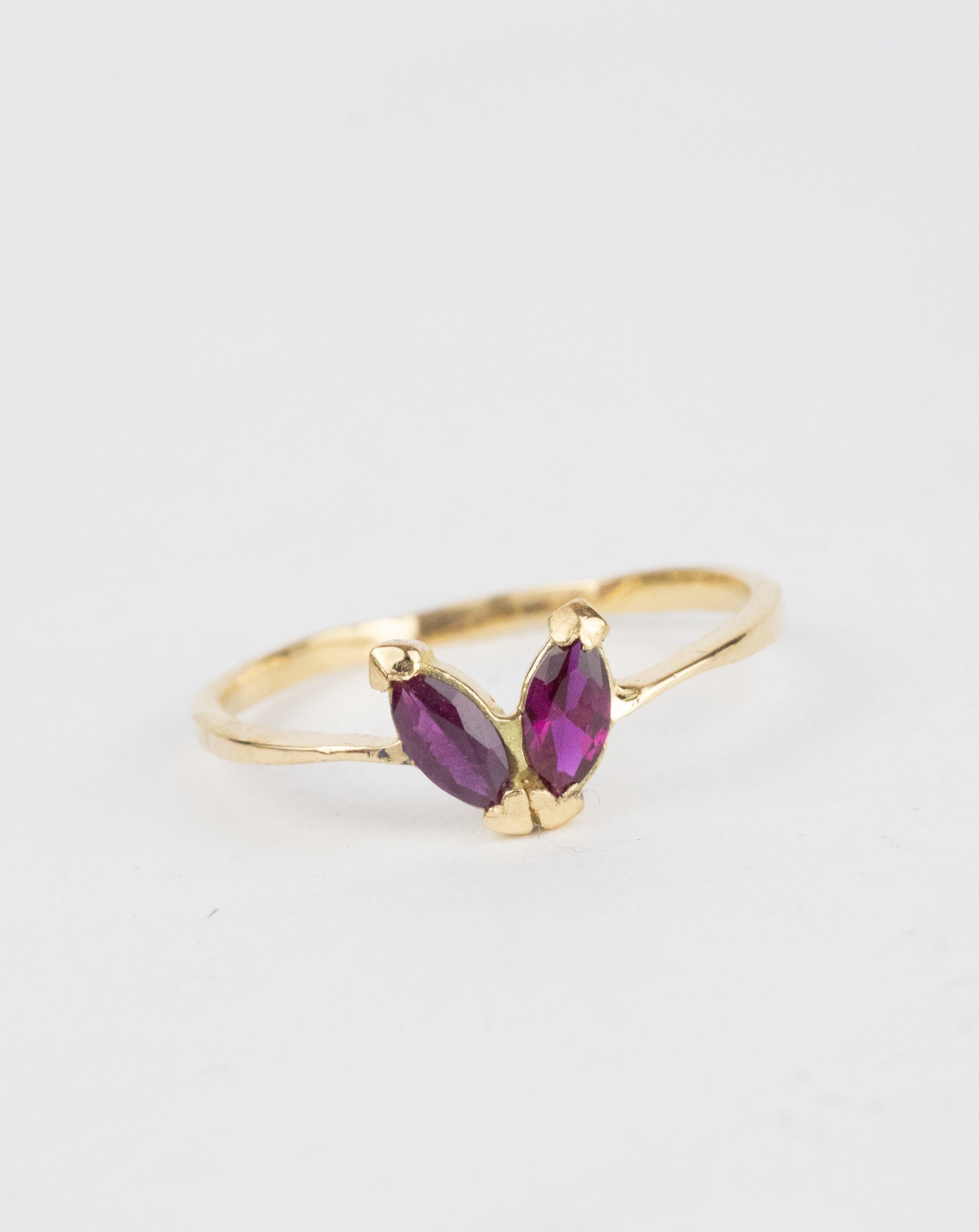 Anillo dúo de rubí / TALLA 6 / 2 rubíes marquesa violeta / Oro 18 K