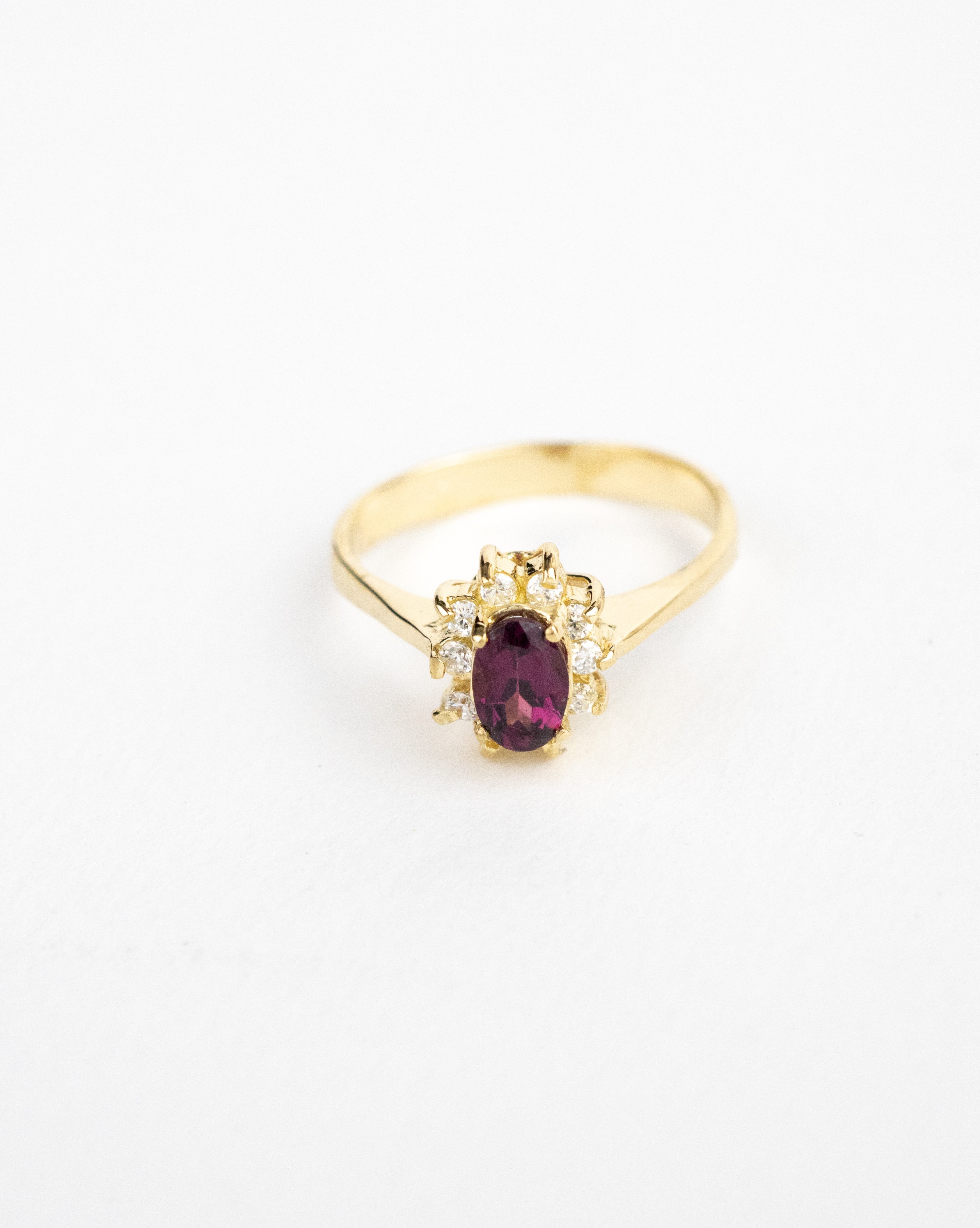 Anillo lady d de rodolita / TALLA 5 / 1 Rodolita / 10 Moissanitas / Oro 18 K