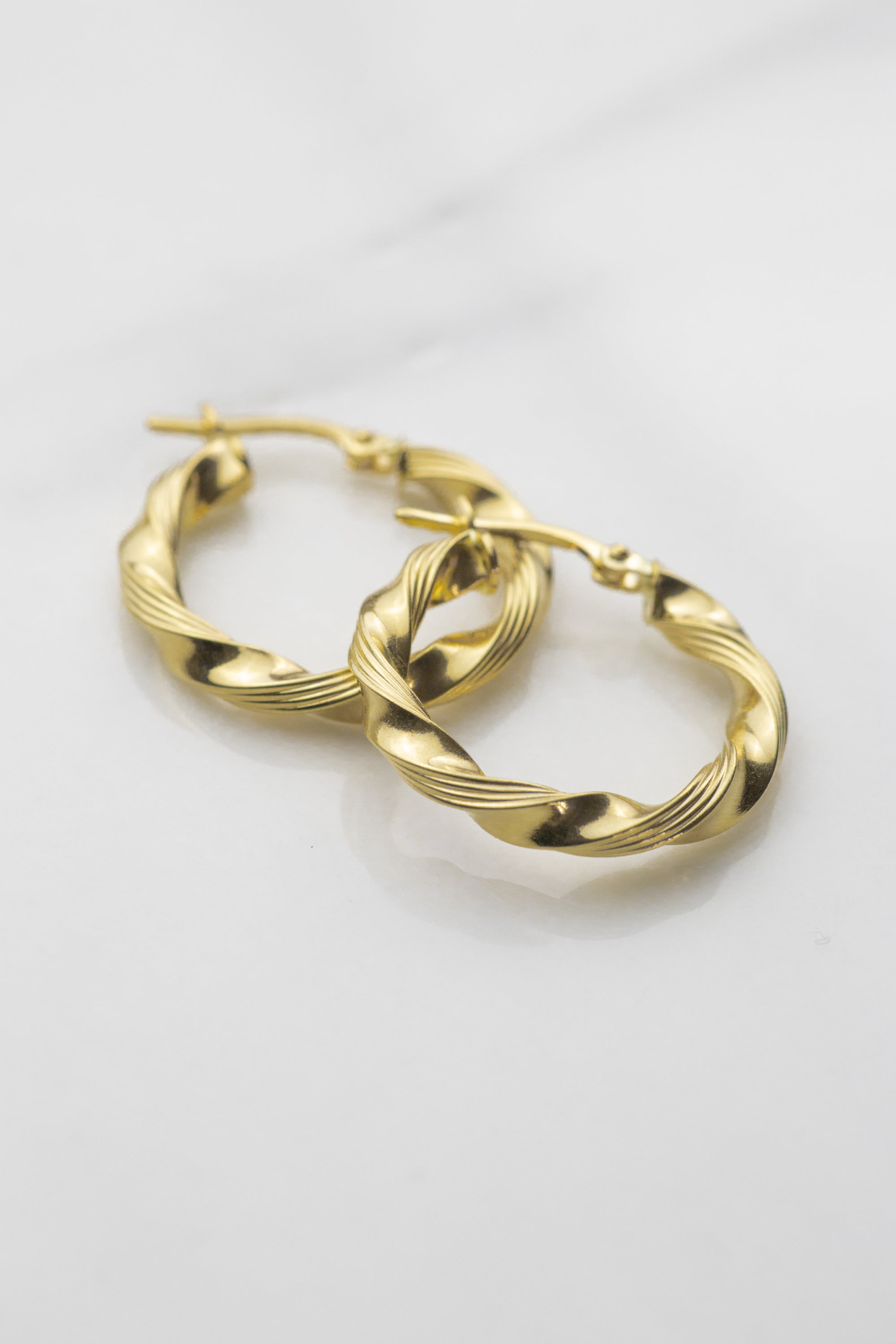 Candongas Trenzadas/ Medianas / Oro 18 K